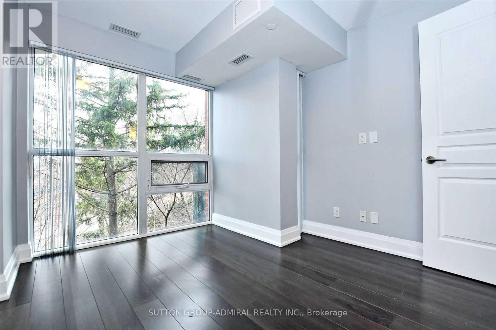 Photo 11 of 405 8302 Islington Avenue, Vaughan ON
