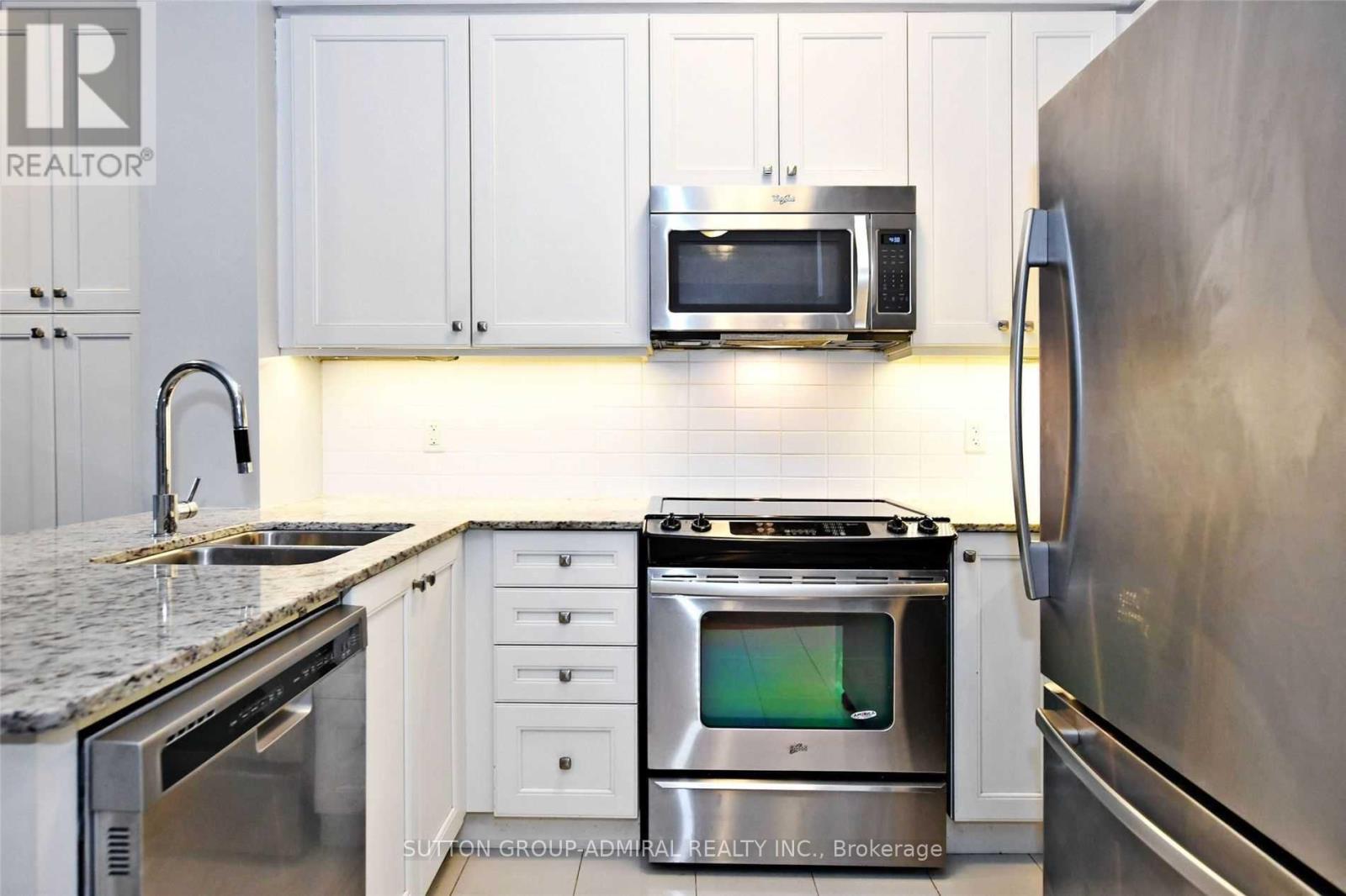 Photo 19 of 405 8302 Islington Avenue, Vaughan ON