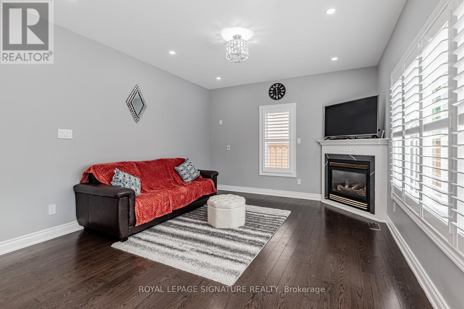 Photo 14 of 5 Sandcherry Avenue, Markham ON
