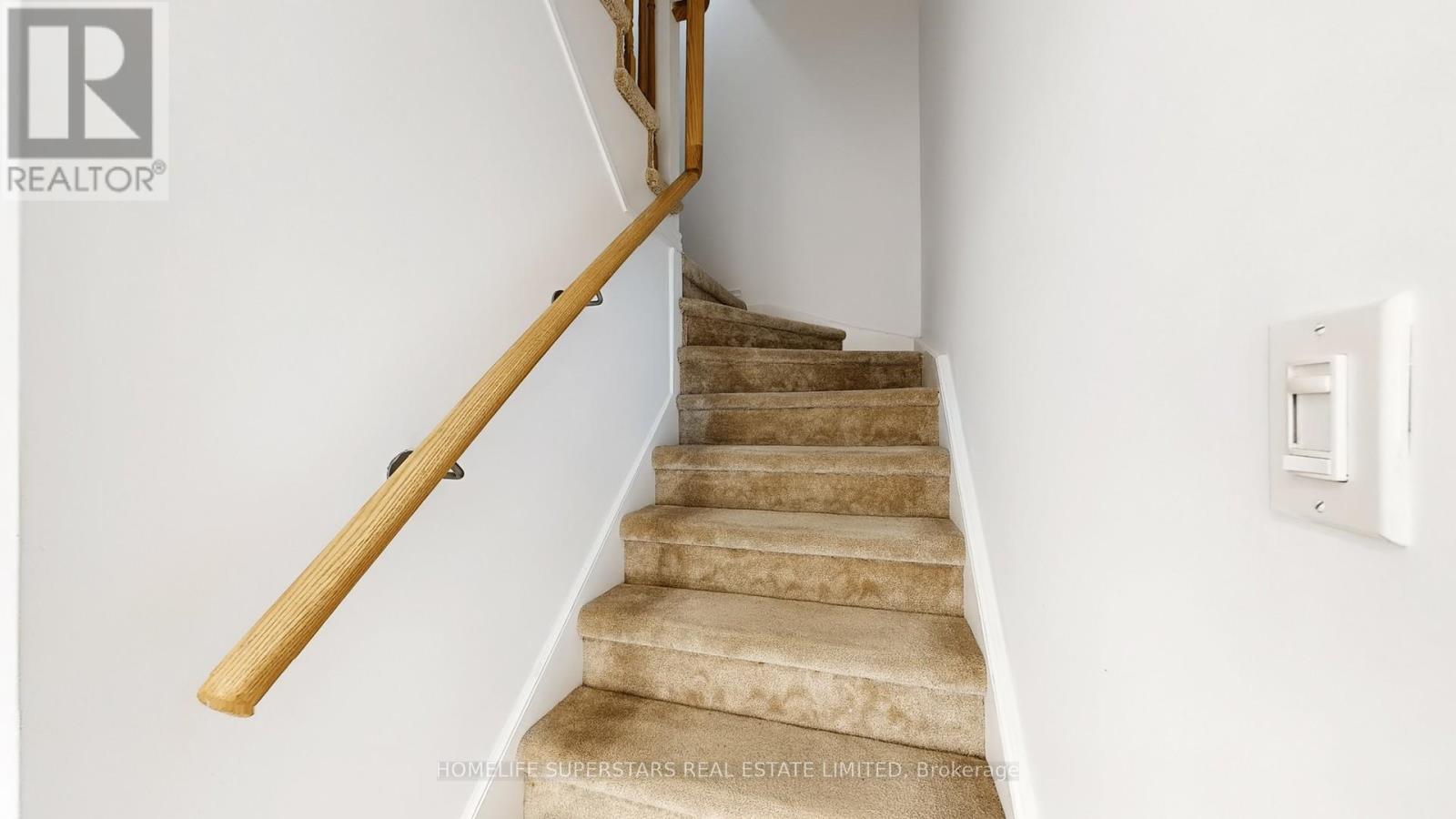 Photo 16 of 42 02 2420 Baronwood Drive, Oakville ON