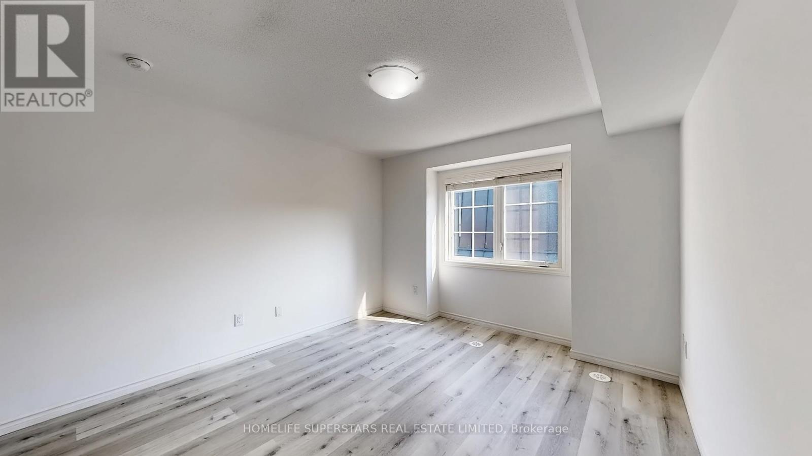 Photo 19 of 42 02 2420 Baronwood Drive, Oakville ON