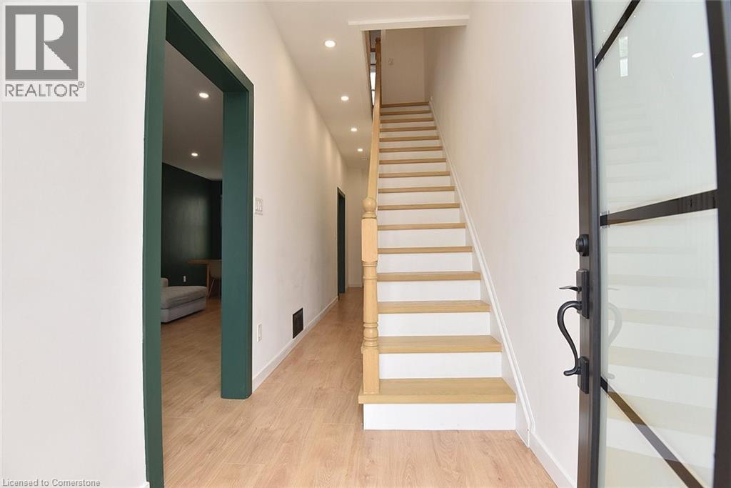 Photo 5 of 273 Robert Street, Hamilton ON