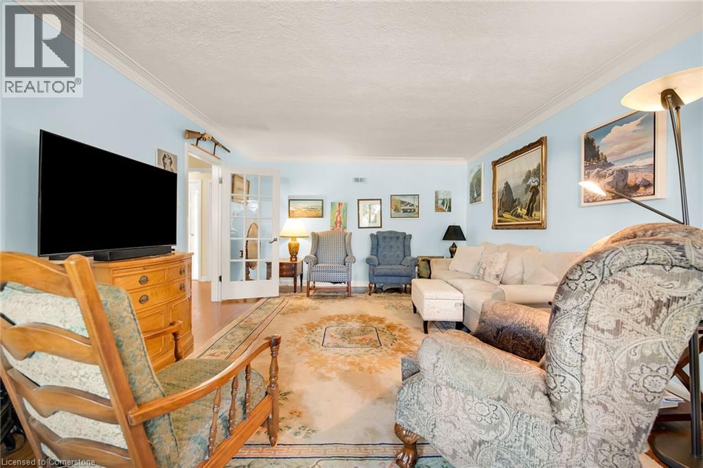 Photo 11 of 77 Arcade Crescent, Hamilton ON