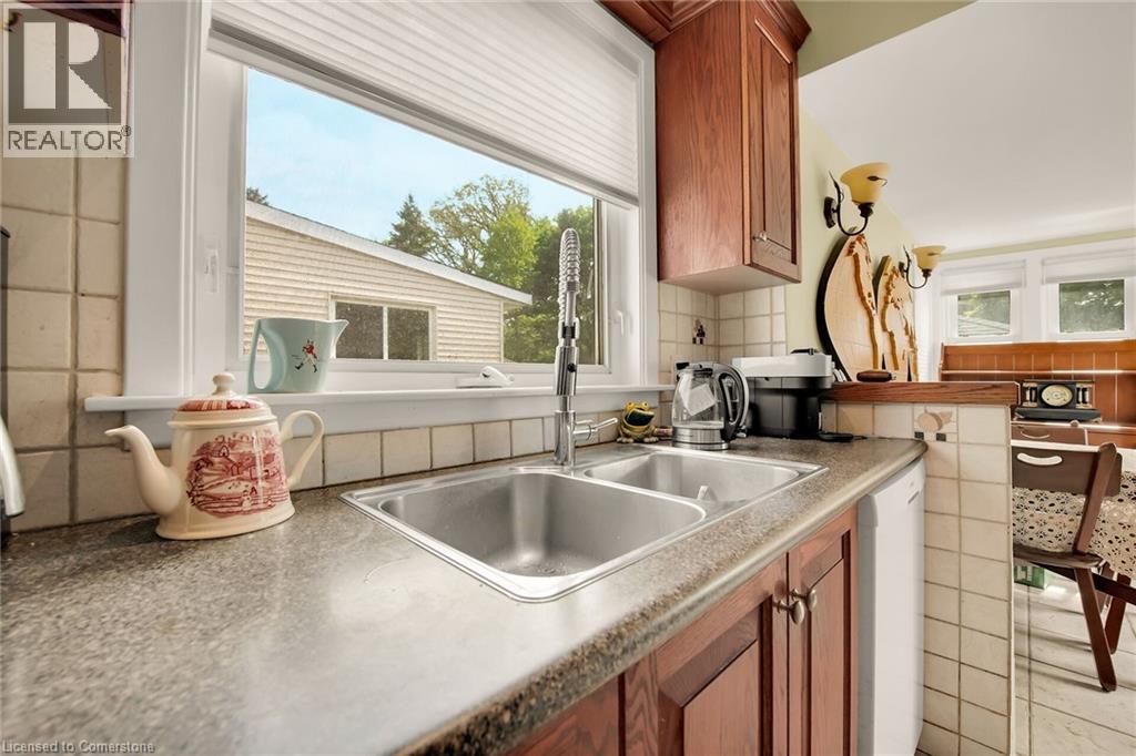 Photo 15 of 77 Arcade Crescent, Hamilton ON