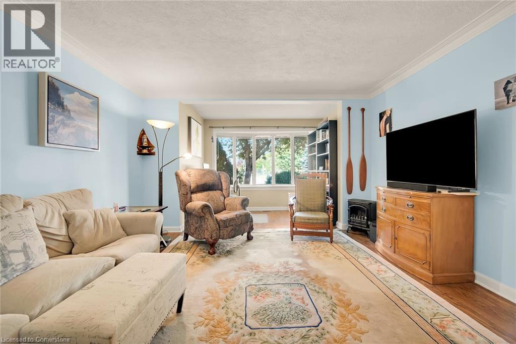Photo 8 of 77 Arcade Crescent, Hamilton ON