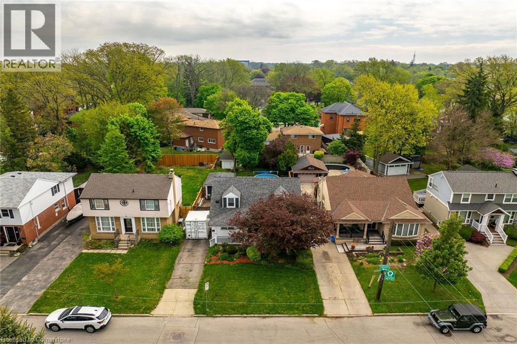 Photo 3 of 77 Arcade Crescent, Hamilton ON