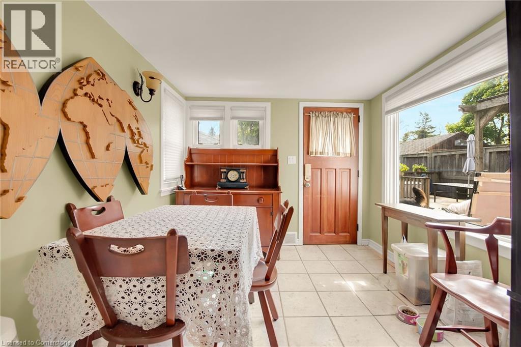 Photo 18 of 77 Arcade Crescent, Hamilton ON
