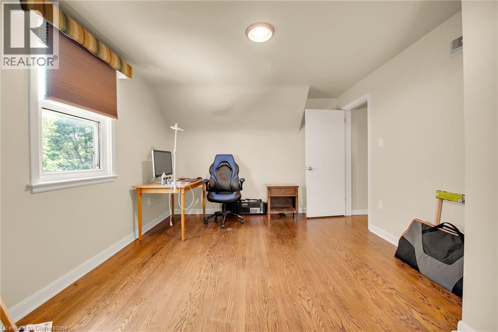 Photo 31 of 77 Arcade Crescent, Hamilton ON