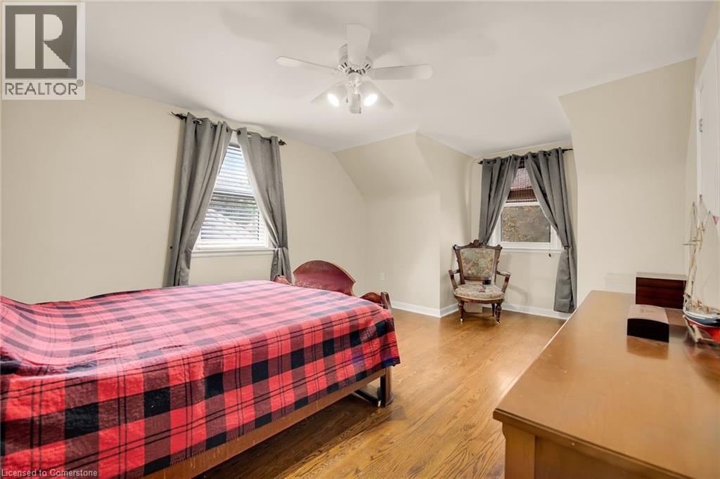 Photo 26 of 77 Arcade Crescent, Hamilton ON