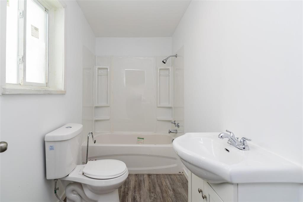 Photo 2 of 746 Boyd Avenue, Winnipeg MB