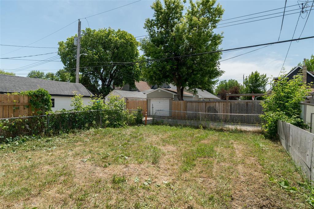 Photo 12 of 746 Boyd Avenue, Winnipeg MB