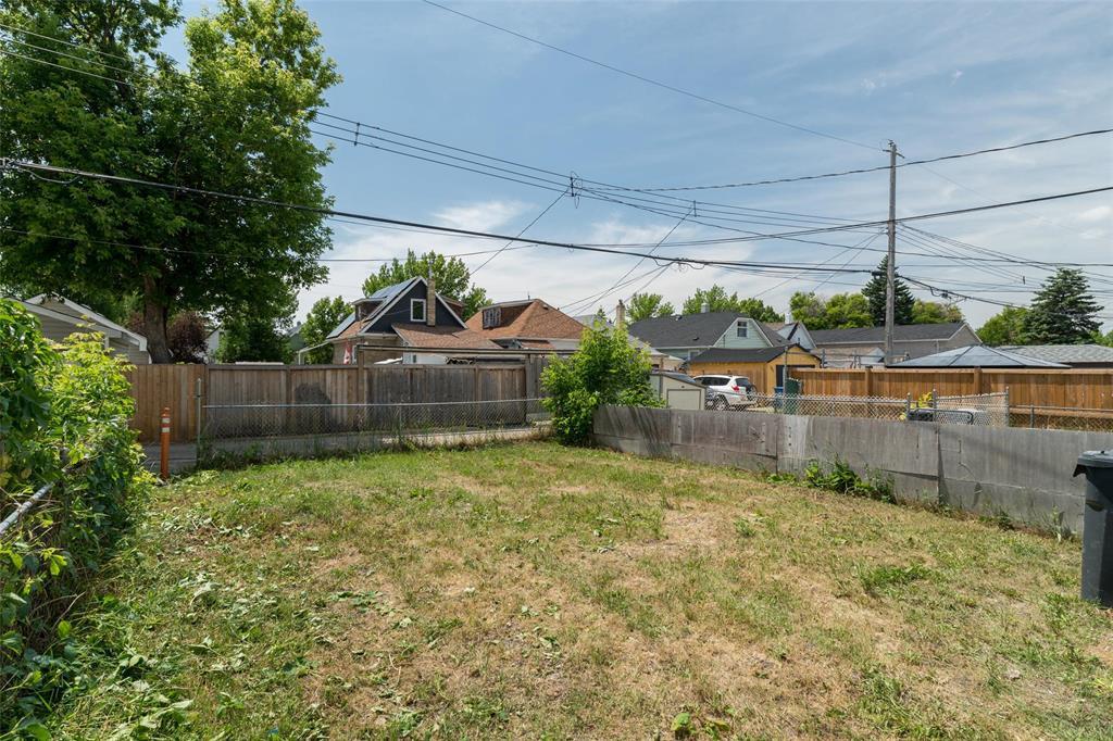 Photo 4 of 746 Boyd Avenue, Winnipeg MB