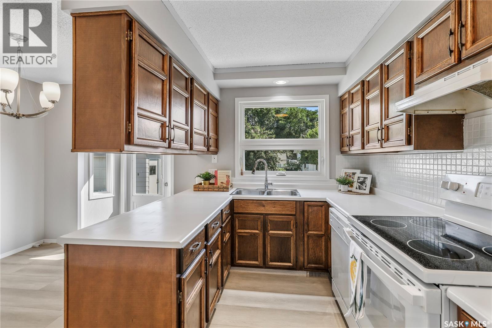 Photo 11 of 158 Trifunov Crescent, Regina SK