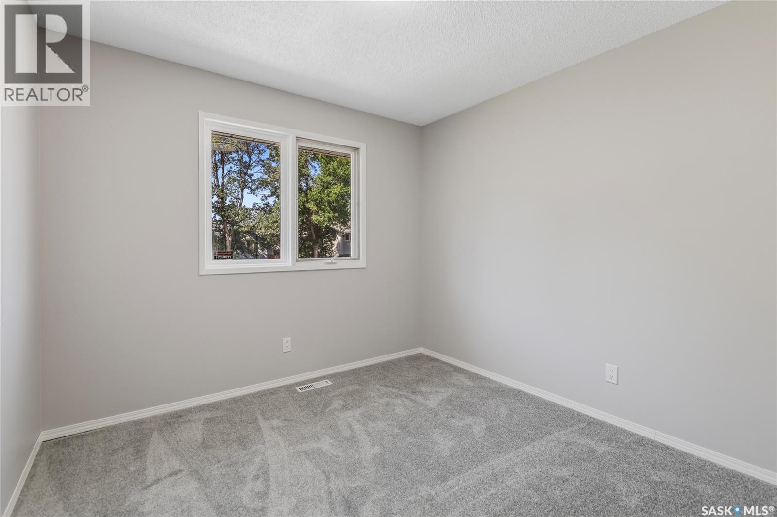 Photo 18 of 158 Trifunov Crescent, Regina SK