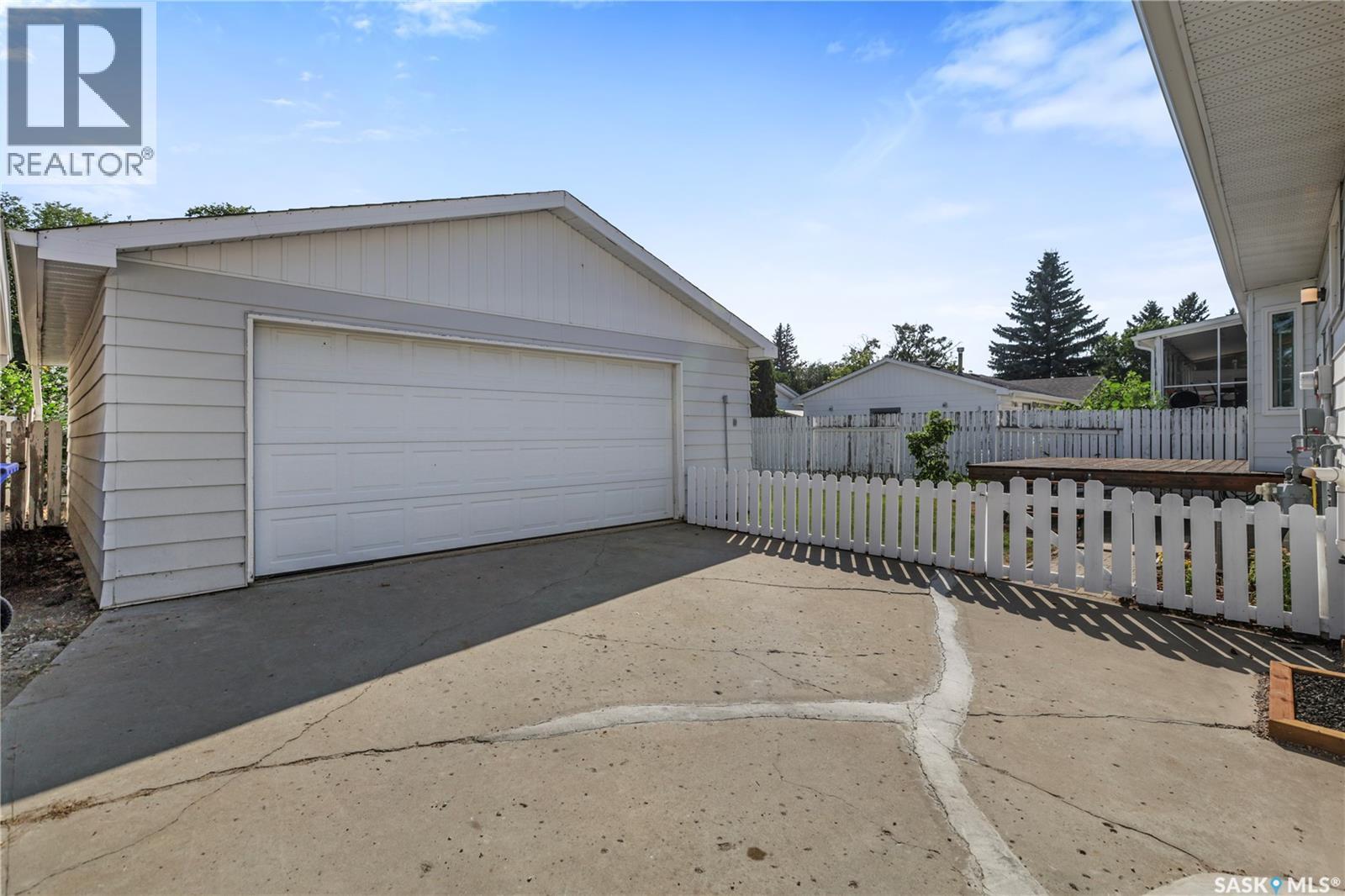 Photo 3 of 158 Trifunov Crescent, Regina SK