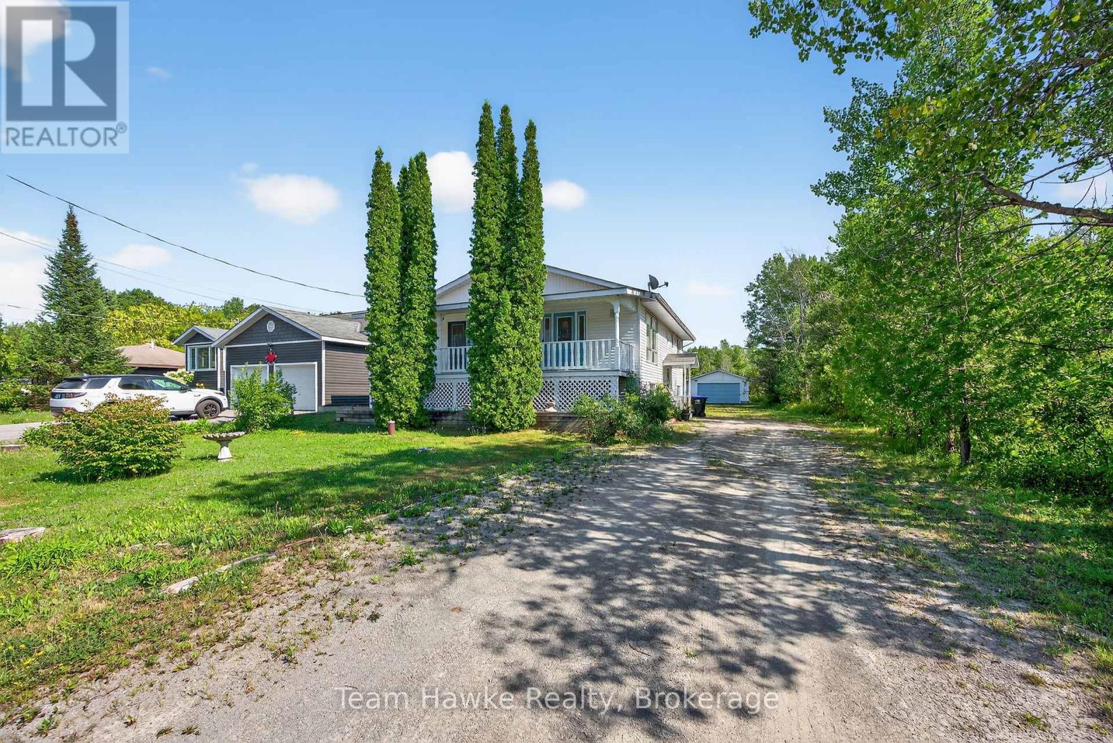 Photo 7 of 203 Woodlands Avenue, Tay ON