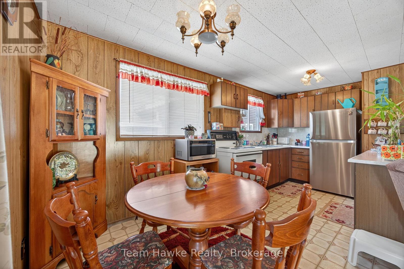 Photo 31 of 203 Woodlands Avenue, Tay ON