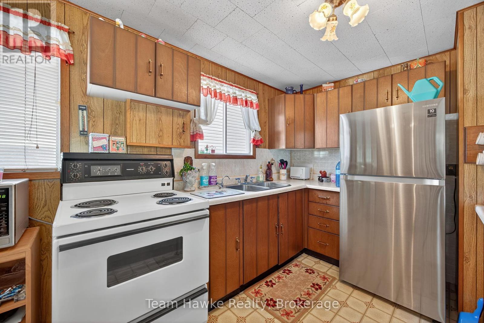 Photo 11 of 203 Woodlands Avenue, Tay ON
