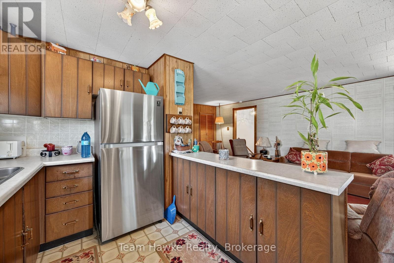 Photo 25 of 203 Woodlands Avenue, Tay ON