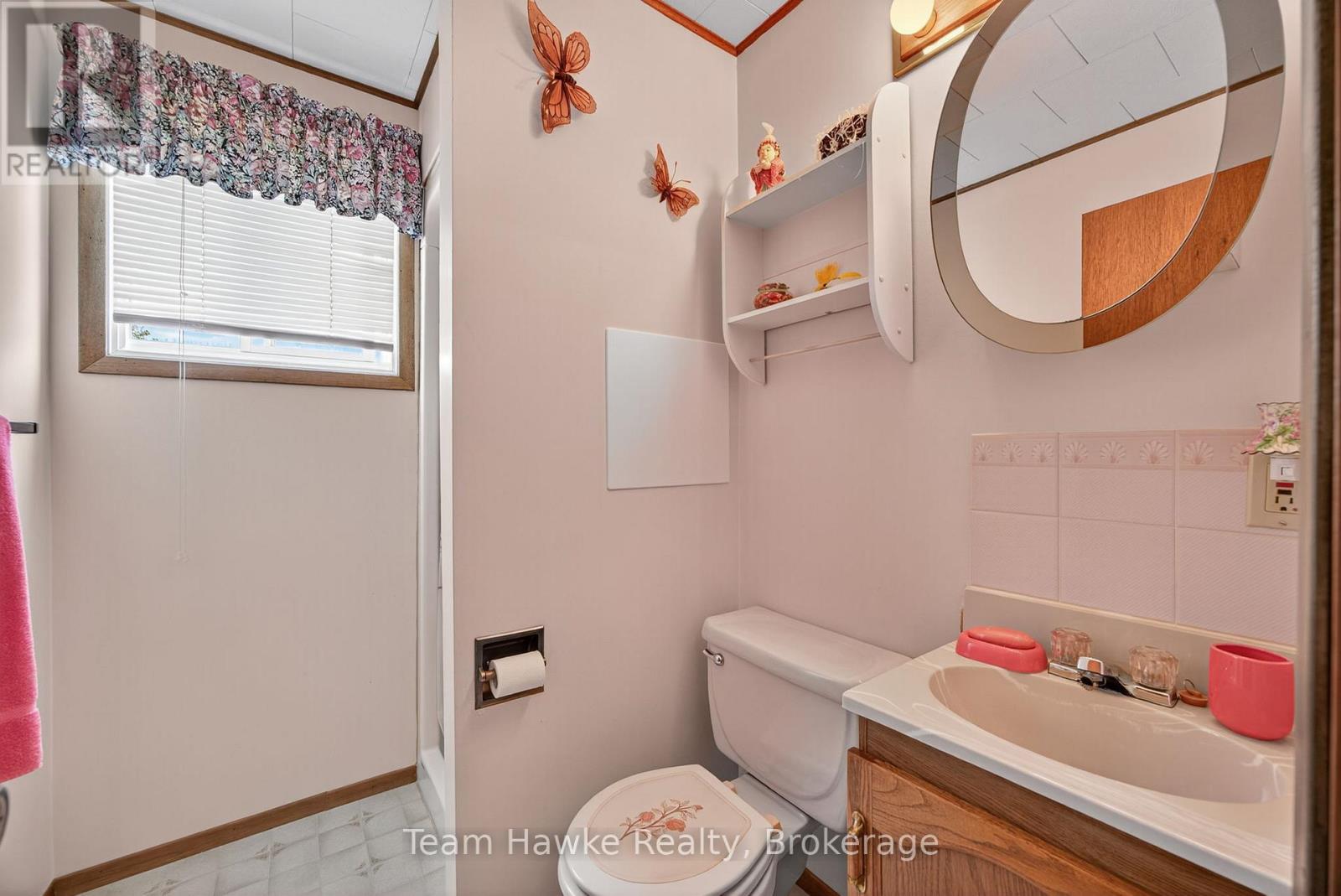 Photo 4 of 203 Woodlands Avenue, Tay ON