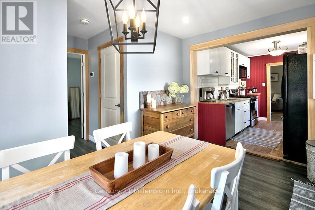 Photo 11 of 66 Ninth Street, Collingwood ON