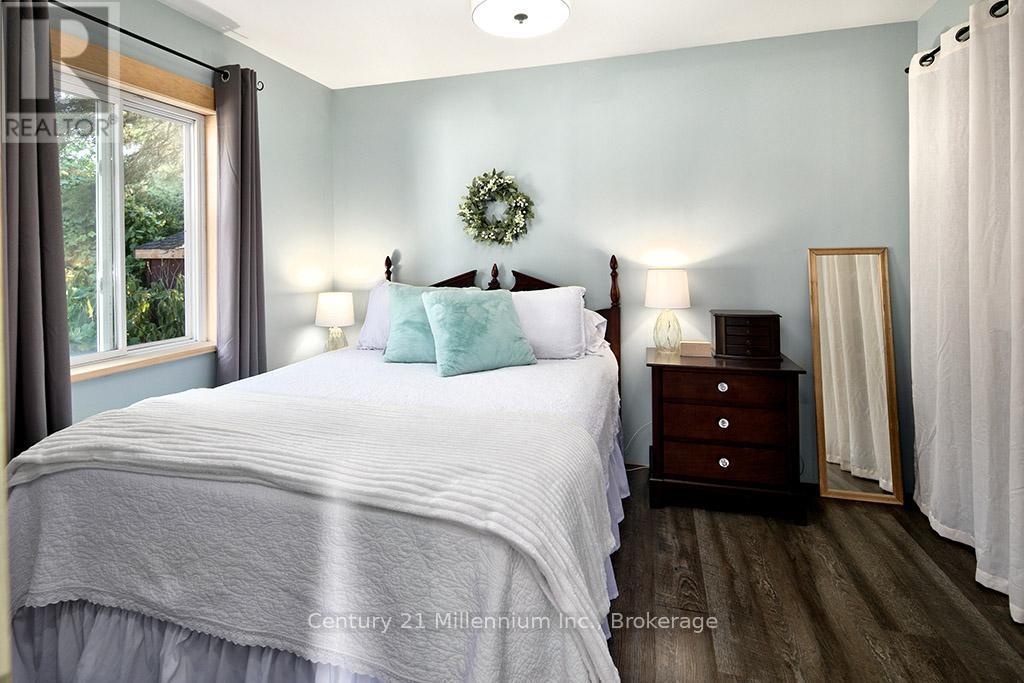 Photo 14 of 66 Ninth Street, Collingwood ON
