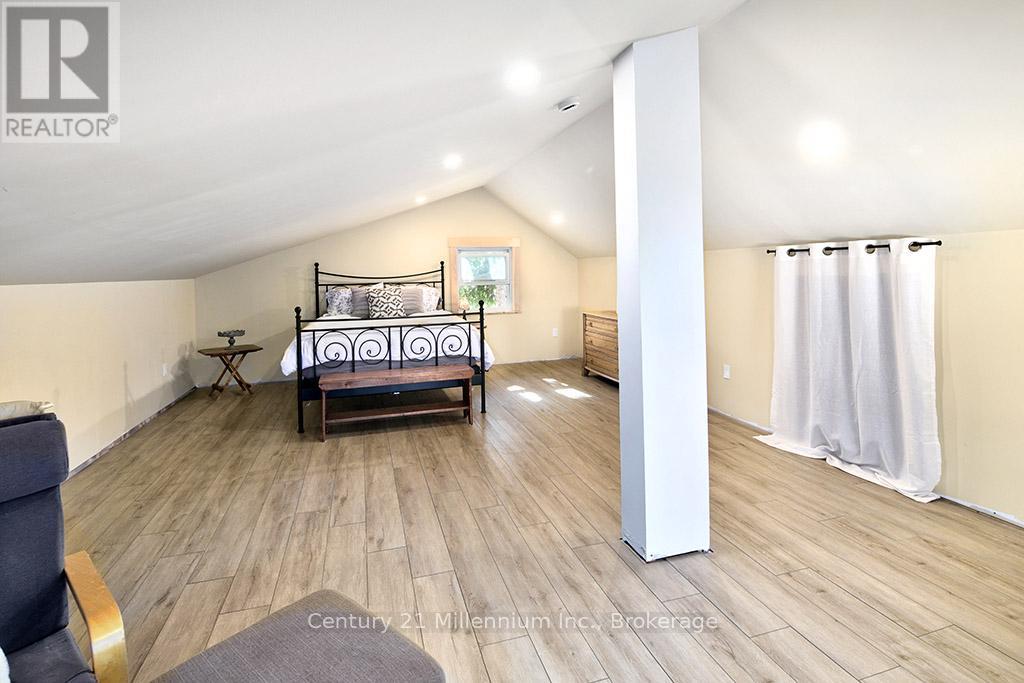 Photo 19 of 66 Ninth Street, Collingwood ON