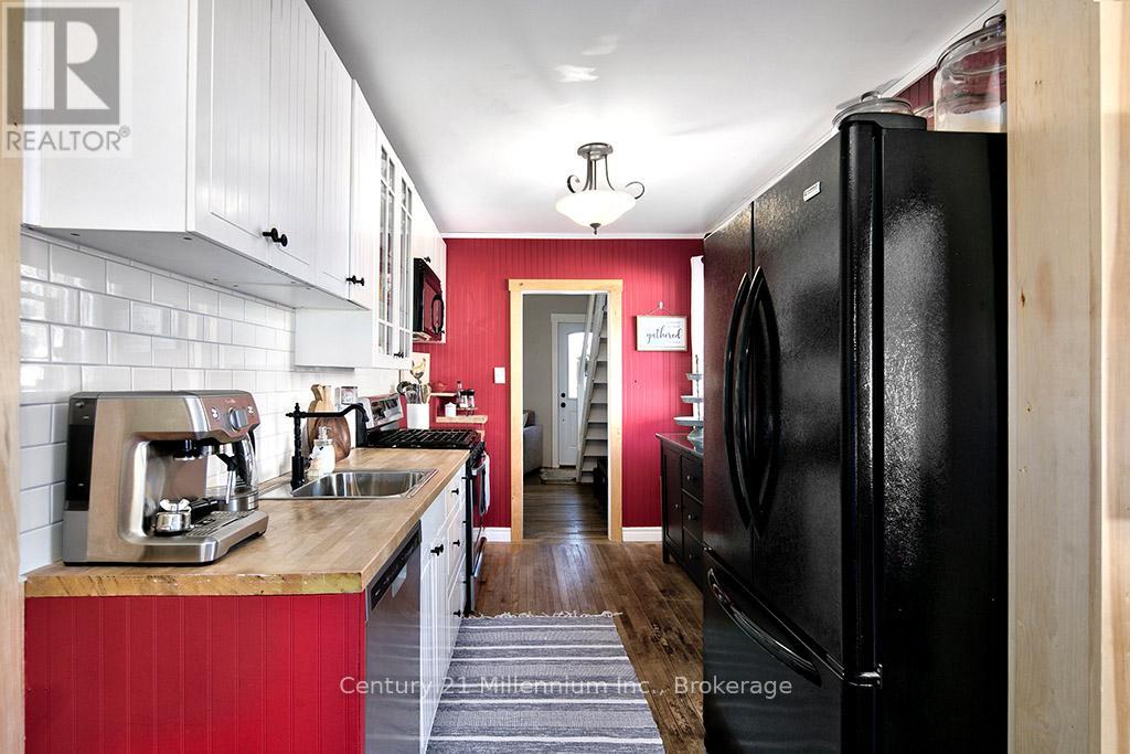 Photo 9 of 66 Ninth Street, Collingwood ON