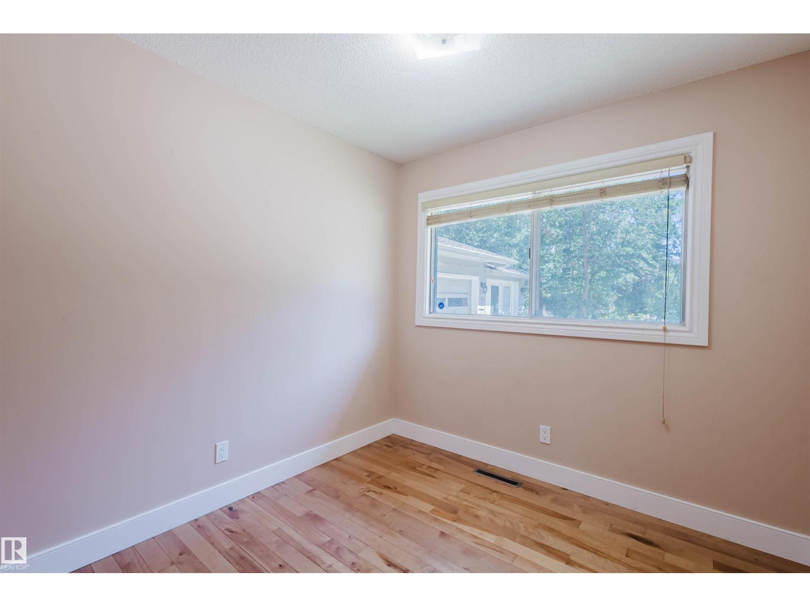 Photo 8 of 168 Windermere Dr Nw, Edmonton AB