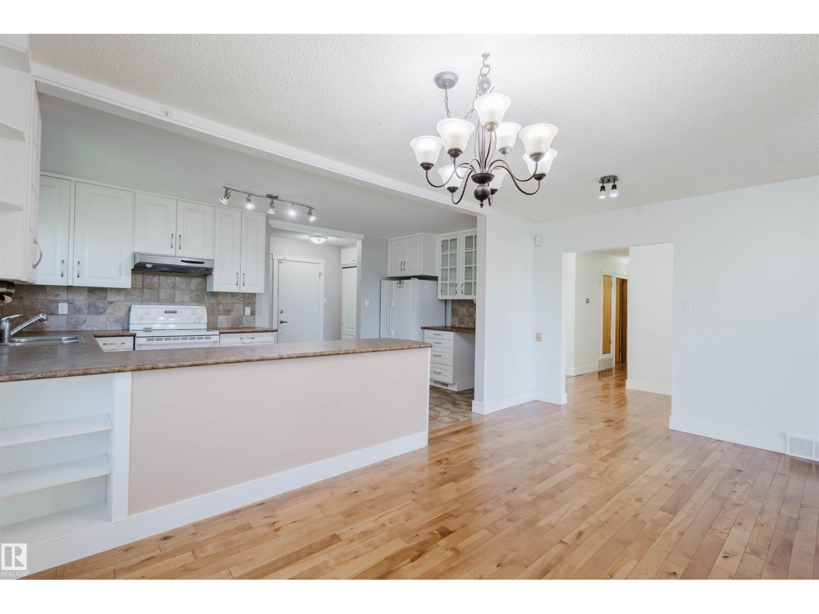 Photo 23 of 168 Windermere Dr Nw, Edmonton AB