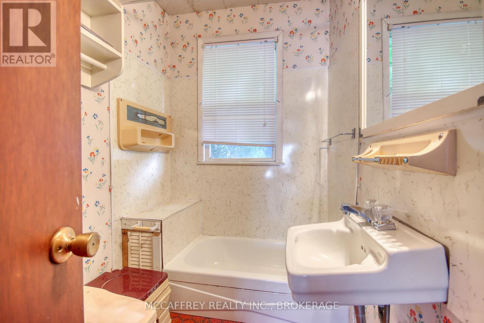 Photo 39 of 94 Willow Point Lane, Greater Napanee ON