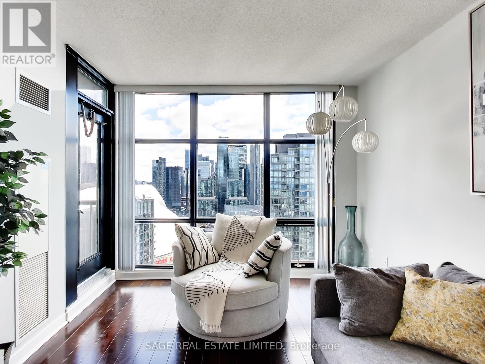 Photo 4 of 3707 35 Mariner Terrace, Toronto ON