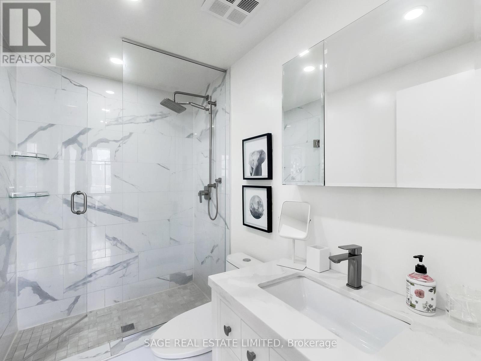 Photo 10 of 3707 35 Mariner Terrace, Toronto ON