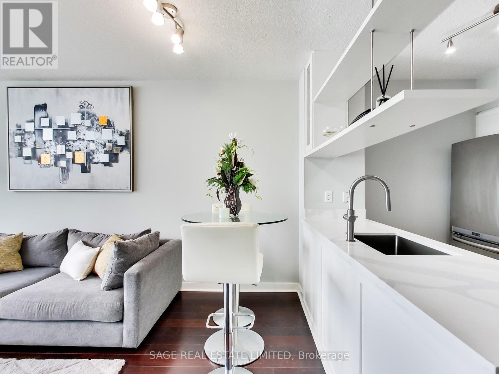 Photo 11 of 3707 35 Mariner Terrace, Toronto ON