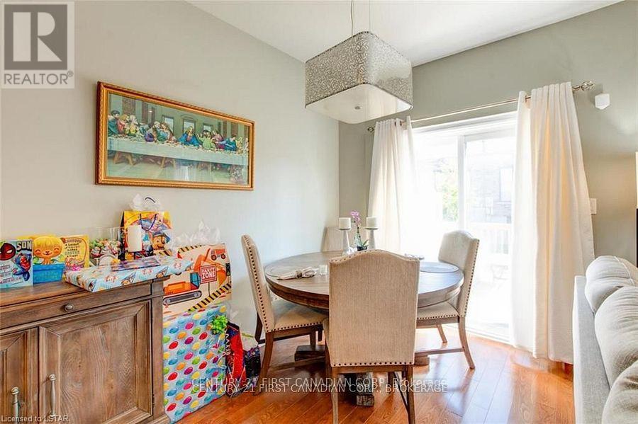 Photo 20 of 34 1016 Oakcrossing Gate, London North ON