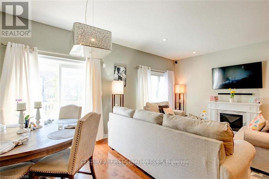 Photo 24 of 34 1016 Oakcrossing Gate, London North ON