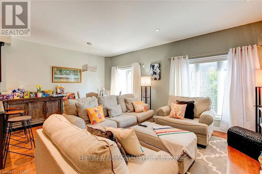 Photo 12 of 34 1016 Oakcrossing Gate, London North ON