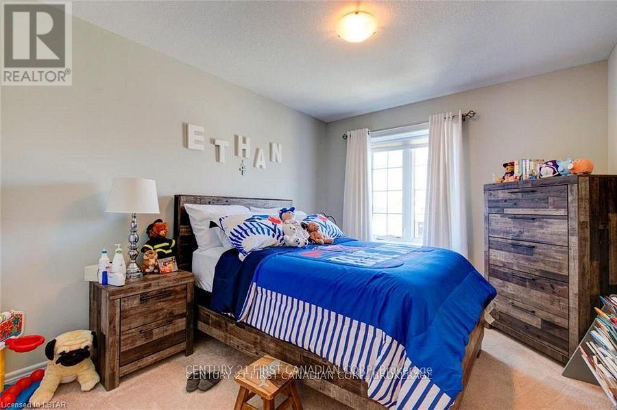 Photo 21 of 34 1016 Oakcrossing Gate, London North ON
