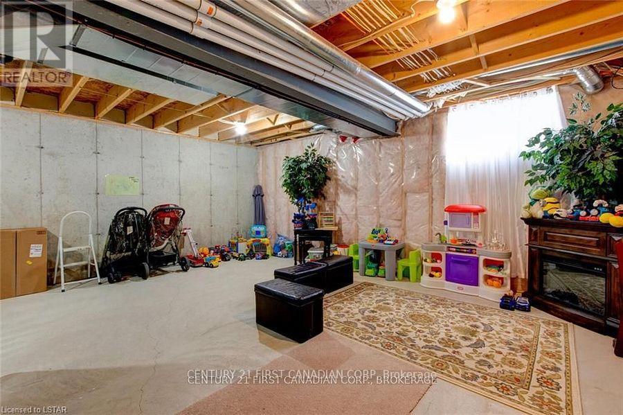 Photo 30 of 34 1016 Oakcrossing Gate, London North ON