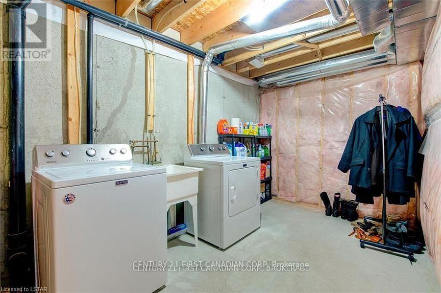 Photo 7 of 34 1016 Oakcrossing Gate, London North ON