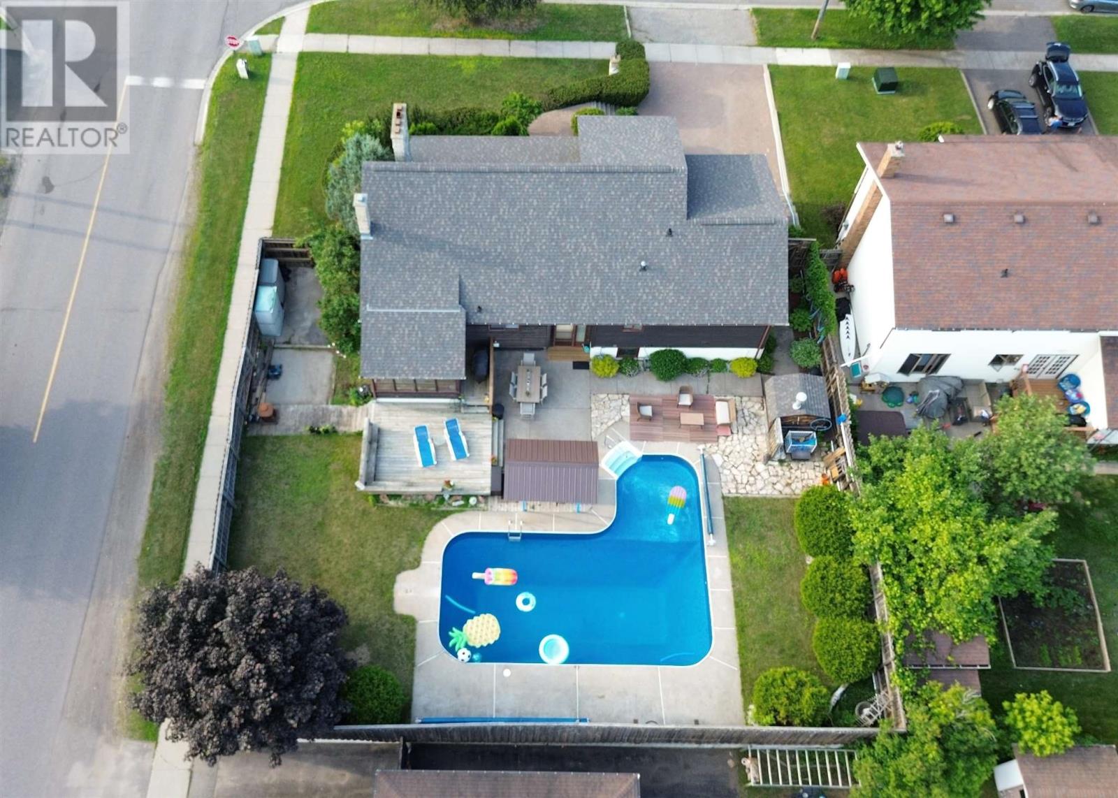 Photo 26 of 164 Iris Cres, Thunder Bay ON