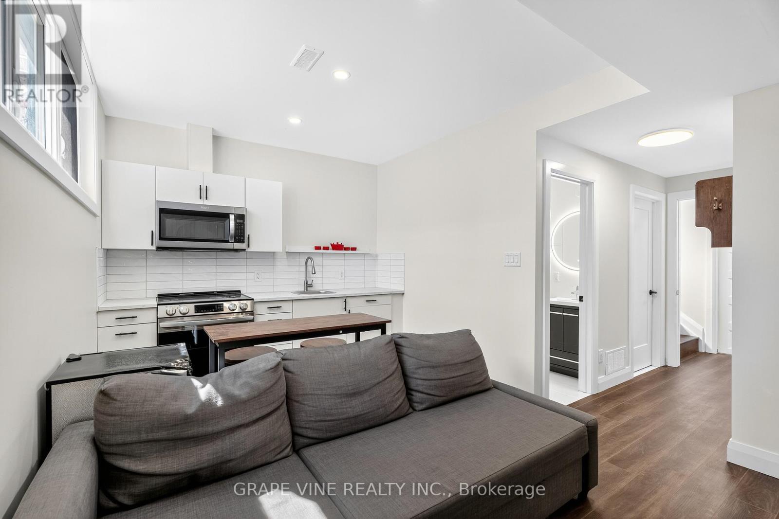 Photo 26 of 36 First Avenue, Russell ON