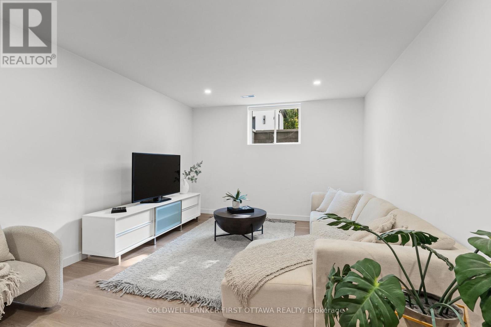 Photo 35 of 5398 Mansel Crescent, Ottawa ON