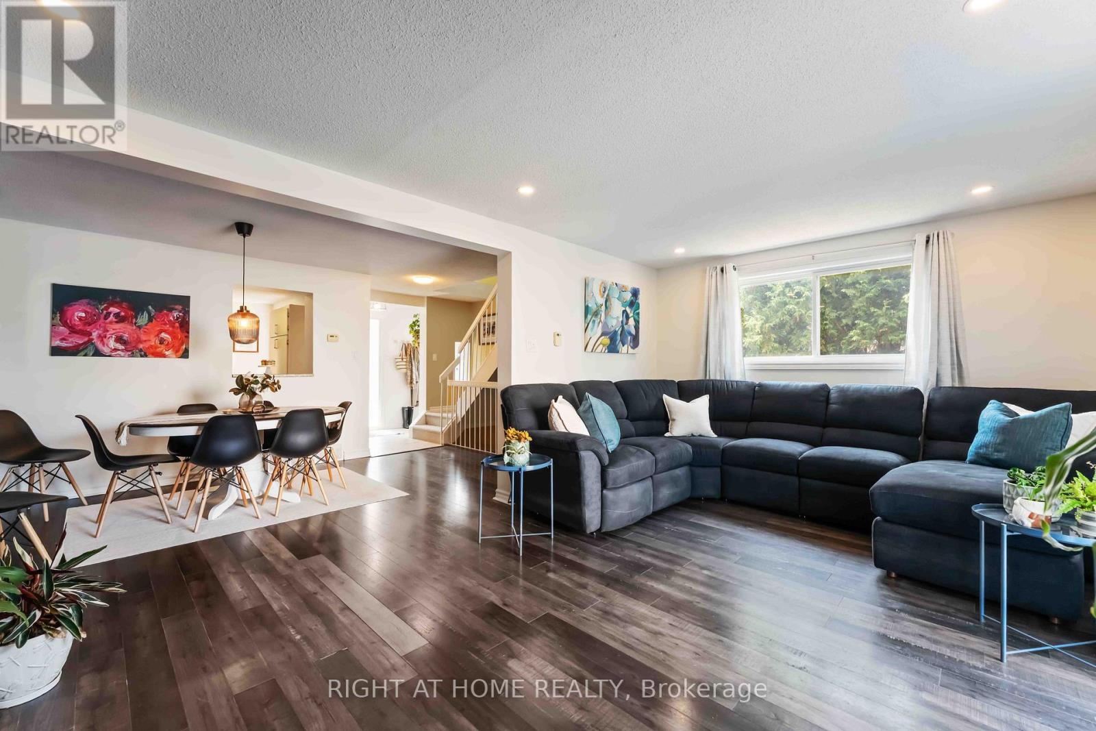 Photo 14 of 1 Berkshire Way, Ottawa ON