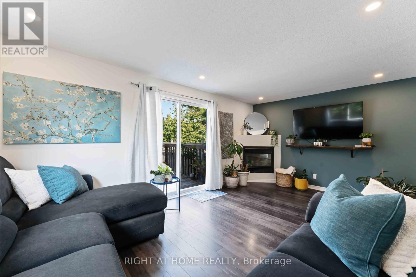 Photo 34 of 1 Berkshire Way, Ottawa ON