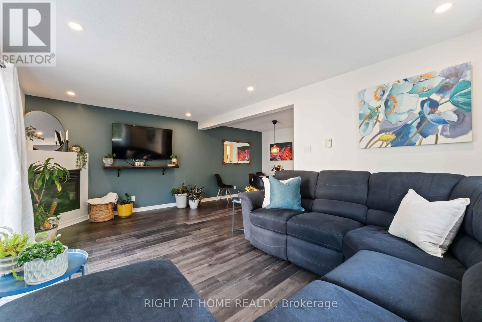 Photo 17 of 1 Berkshire Way, Ottawa ON