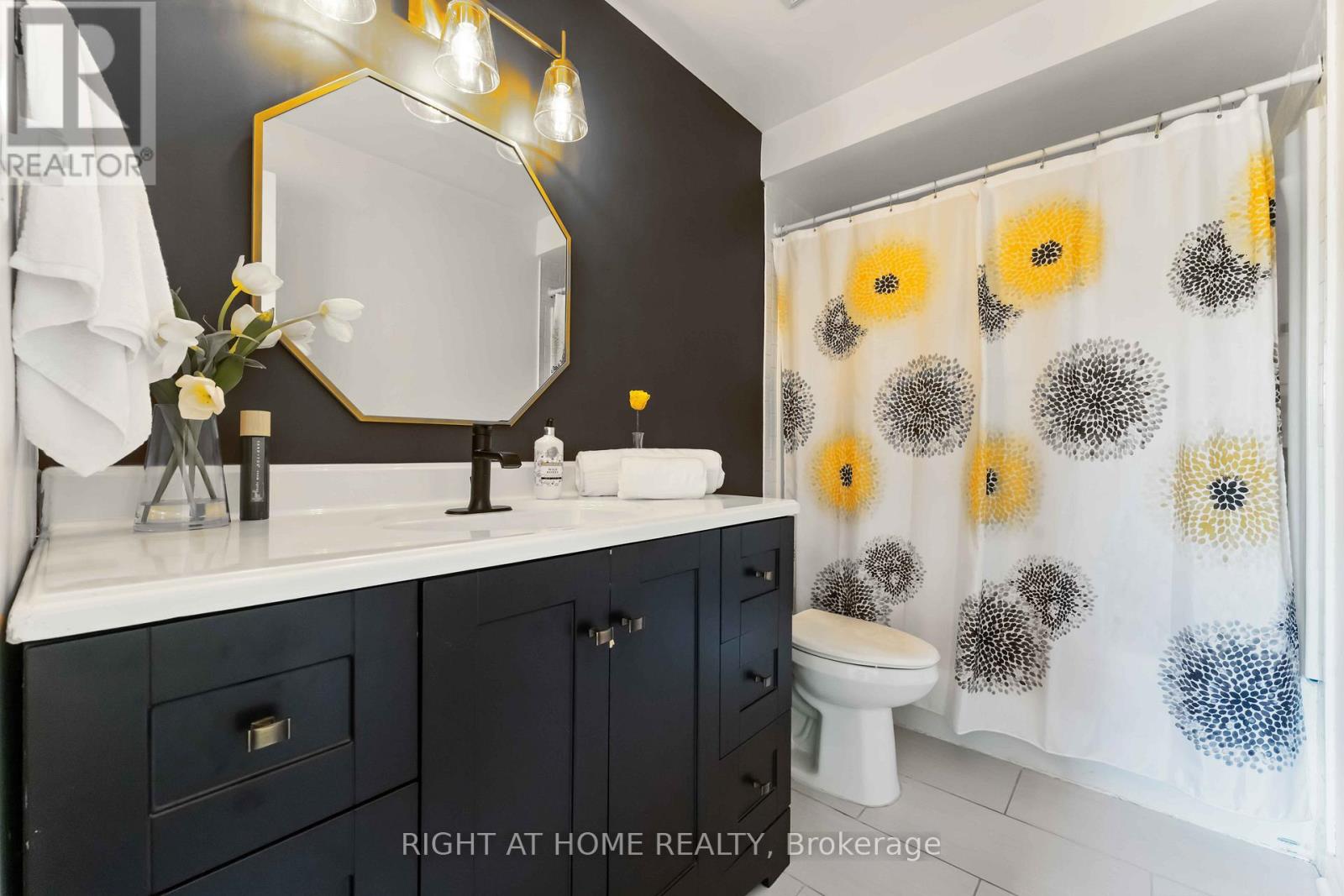 Photo 24 of 1 Berkshire Way, Ottawa ON