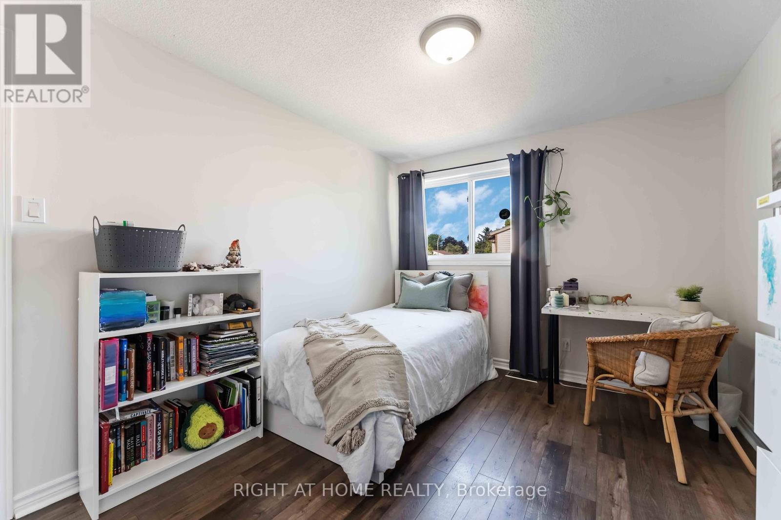 Photo 20 of 1 Berkshire Way, Ottawa ON