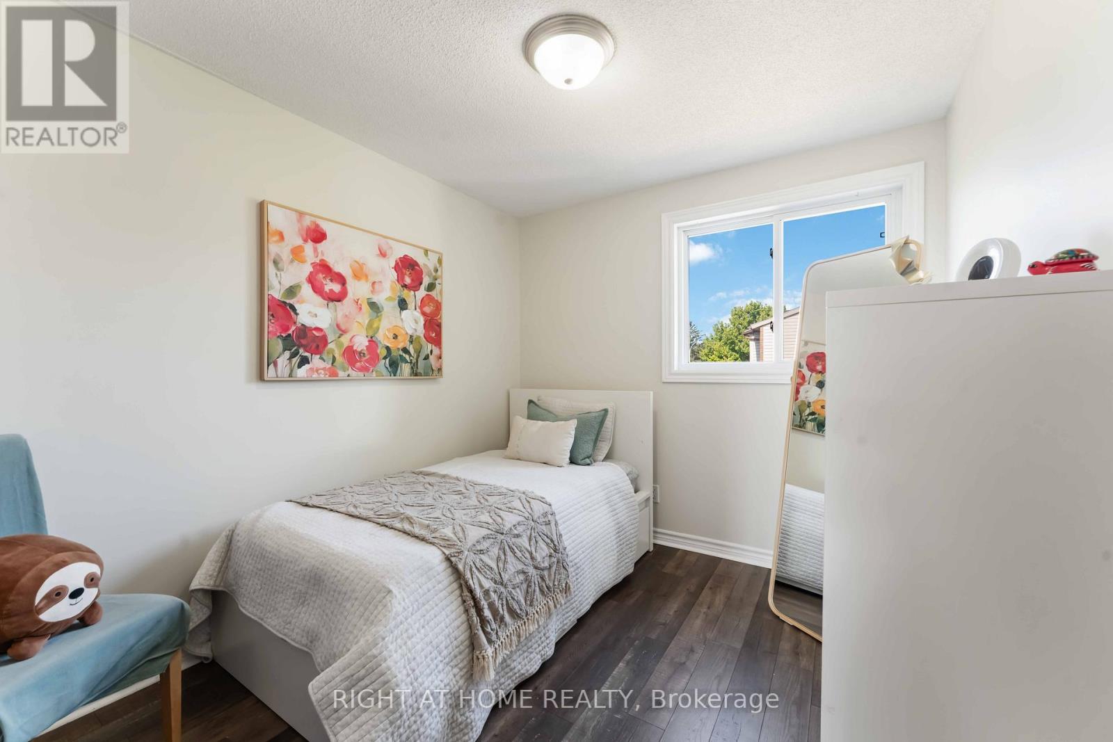 Photo 25 of 1 Berkshire Way, Ottawa ON