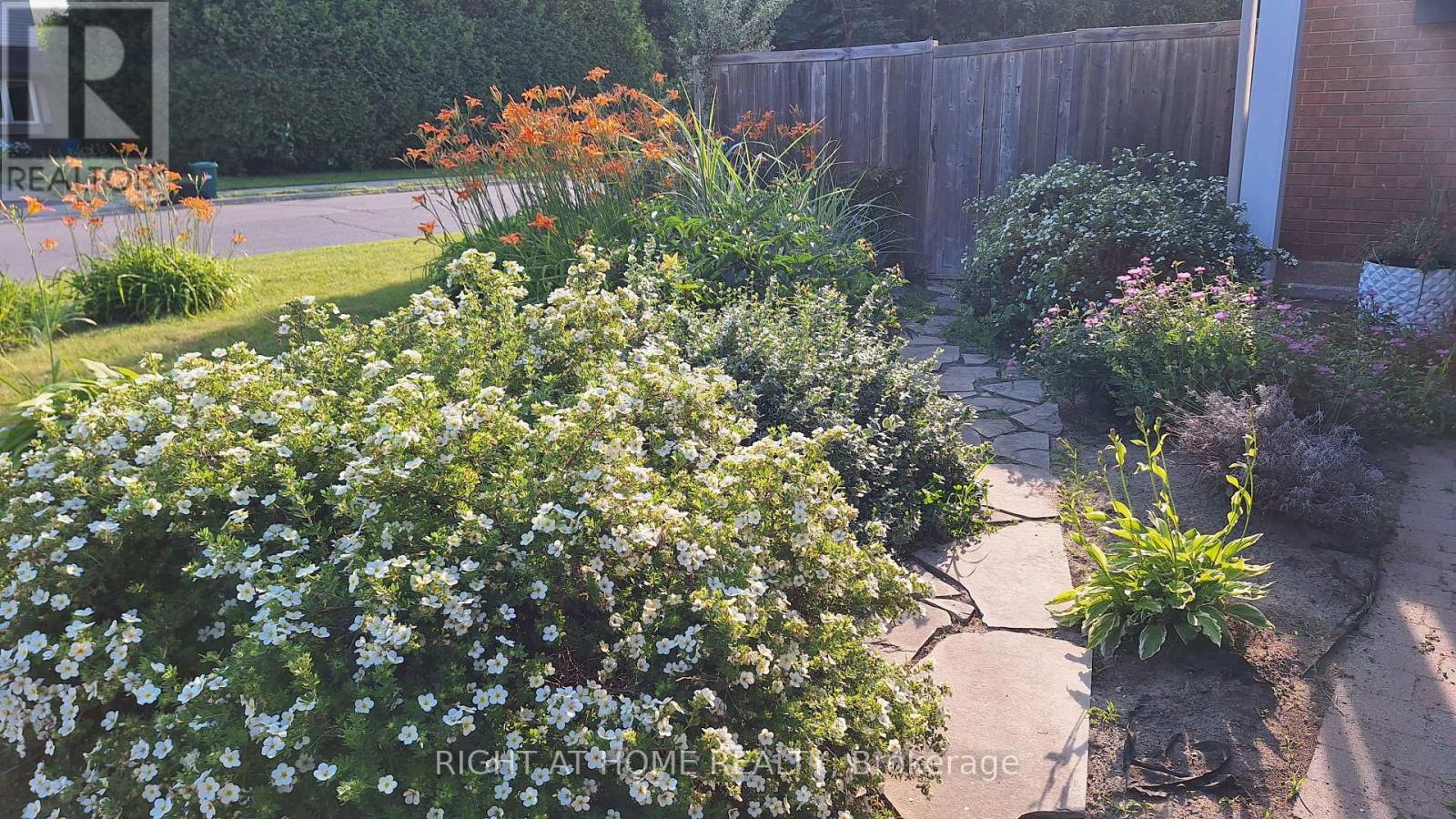 Photo 12 of 1 Berkshire Way, Ottawa ON